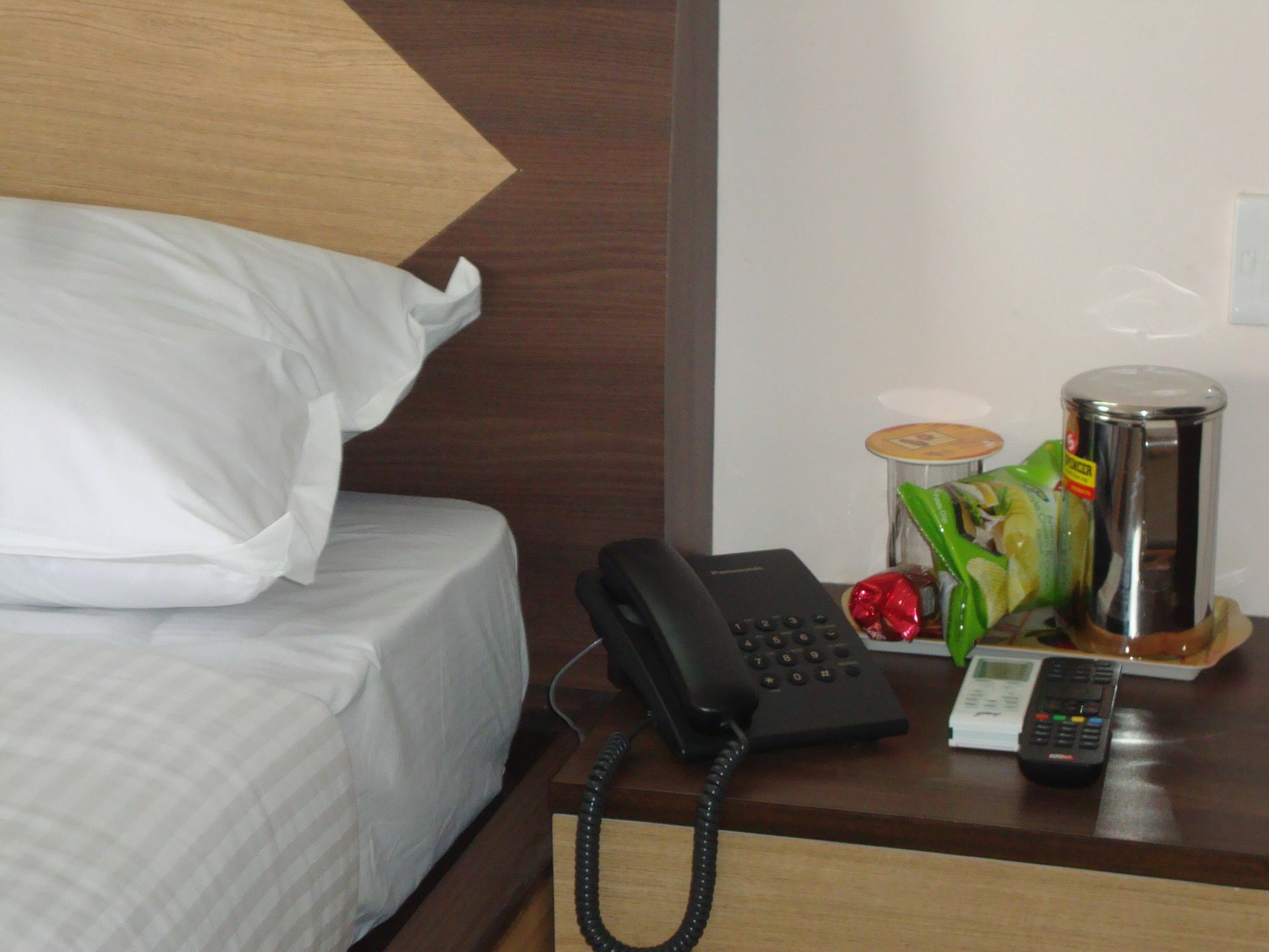 Hotel Raj Comforts -Golf View Bangalore Bagian luar foto